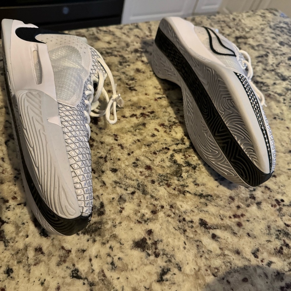 Sabrina 1 nike basketball shoe played in 2 times shooting around